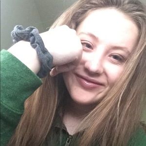 Meet your Posher, Mirella